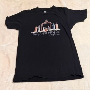 Womens M Zuni Sportswear Nativity Tee